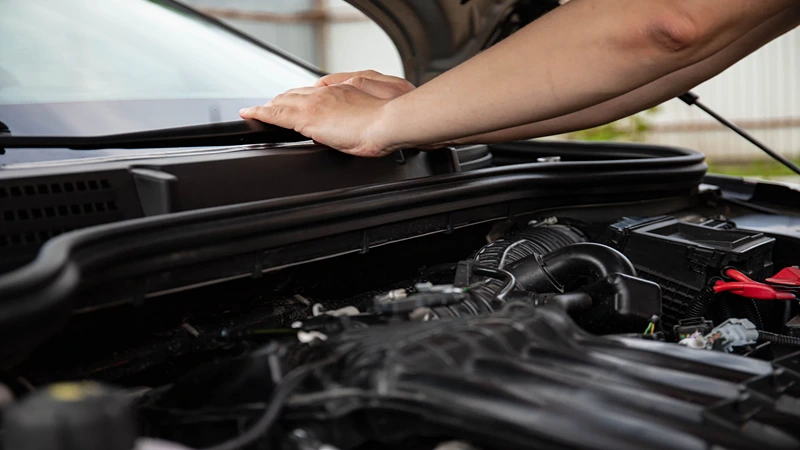 Arian Auto Club Repair shop in Louisville — diagnostic work area